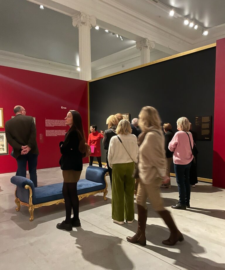 Parcours d’exposition pour des visites privatives guidées ou non après 18h.